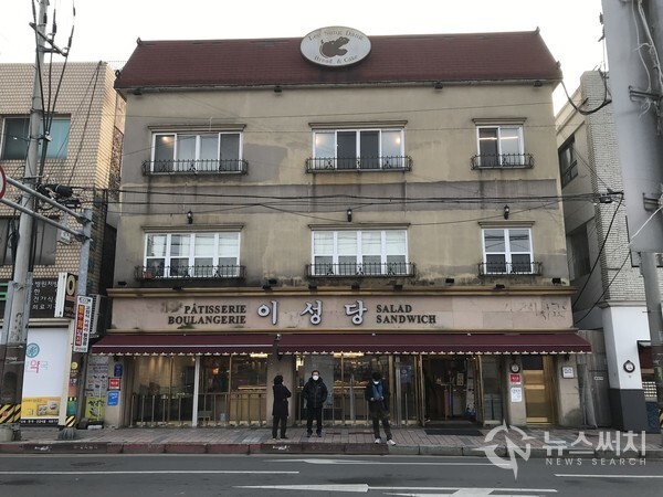 전라북도 군산의 이성당 전경