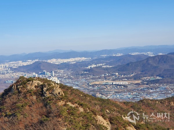 관악산에서 내려다 본 과천시