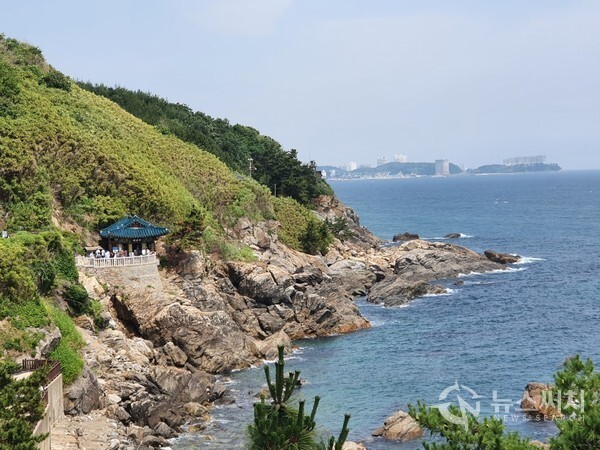 낙산사 의상대에서 바라본 홍련암