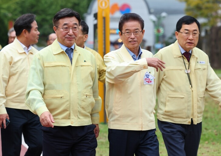이철우 지사, 윤호중 행안부 장관과 ...