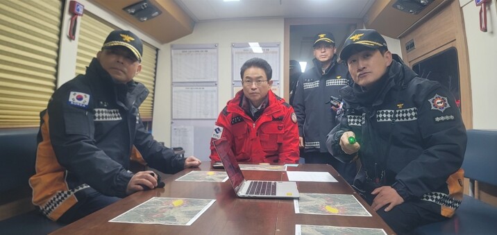 이철우 경북도지사, 의성 산불 현장서...