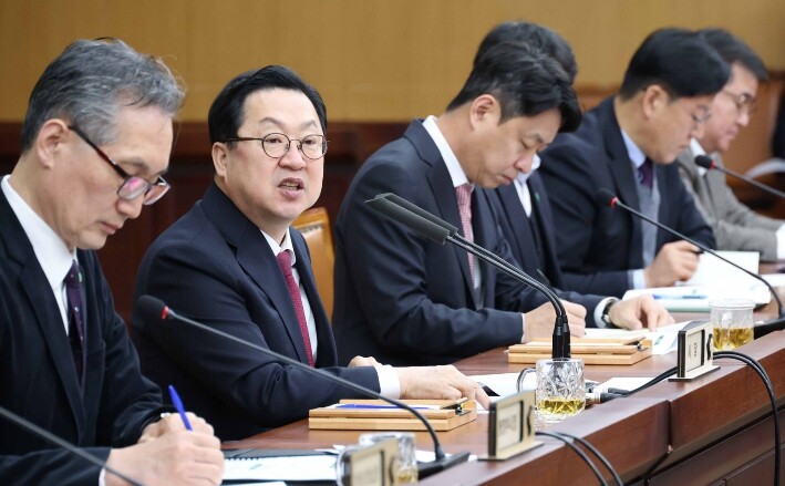 “대전·충남 통합, 주민투표 요구 높...