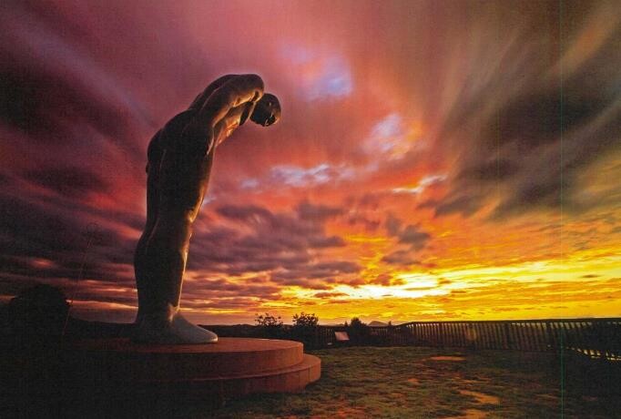 거꾸로 솟아오르는 역고드름처럼, 역사...