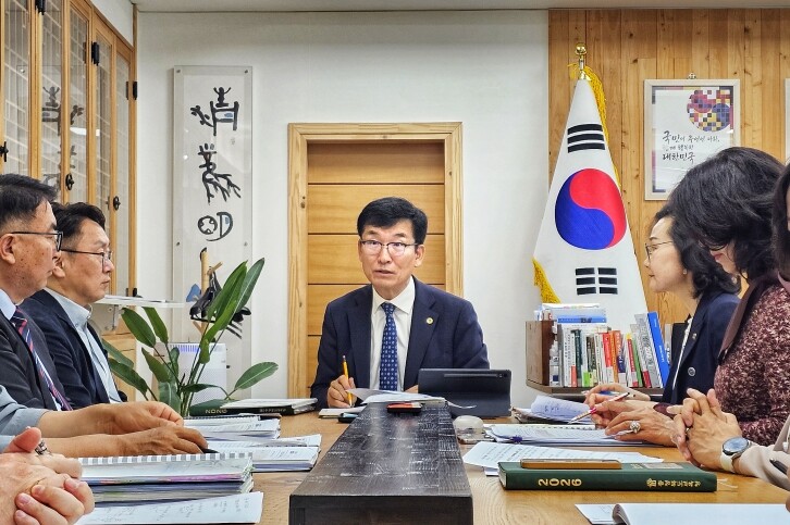 윤건영 충청북도교육감, “교복 유통구...